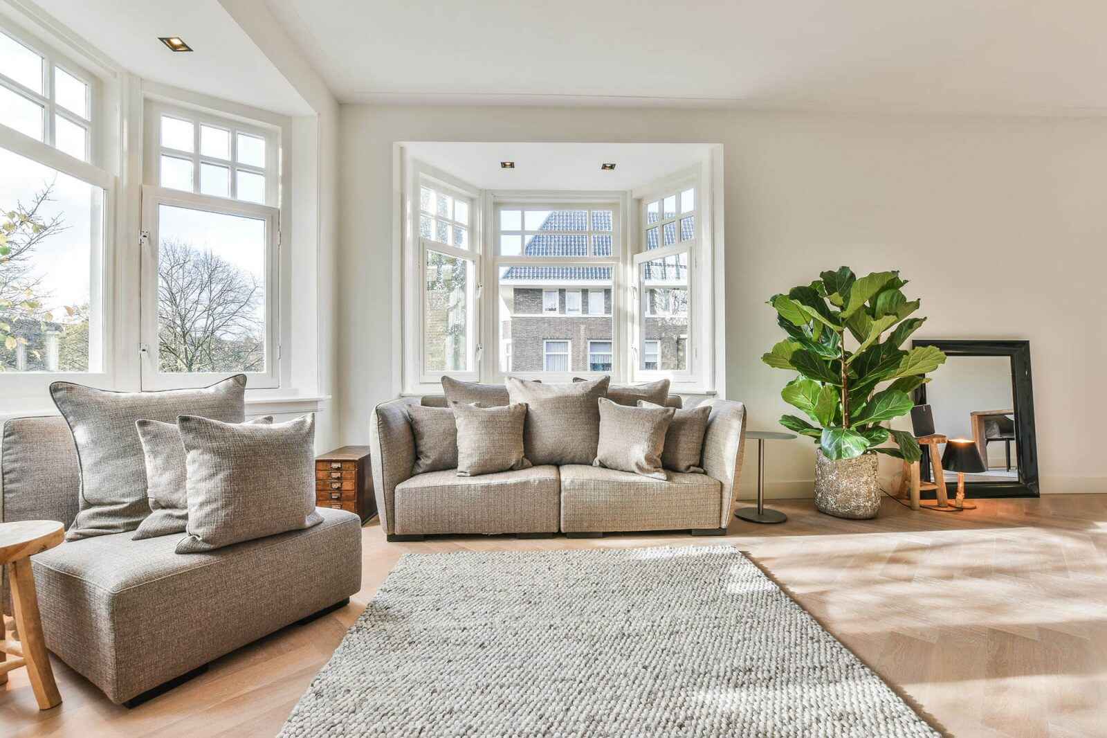 Living Room Interior 2021 10 21 02 43 17 Utc 1 E1726477227497 1